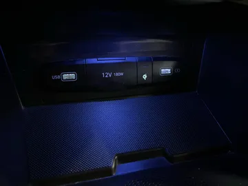 2022 Hyundai Tucson Hybrid - image 31