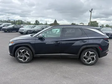 2022 Hyundai Tucson Hybrid - image 4