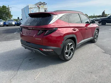 2022 Hyundai Tucson Hybrid - image 4