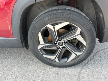 2022 Hyundai Tucson Hybrid - image 7