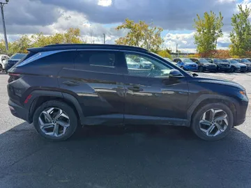 2022 Hyundai Tucson Hybrid - image 4