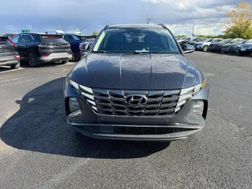 2022 Hyundai Tucson Hybrid - image 2