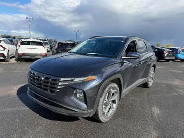 2022 Hyundai Tucson Hybrid - image 3