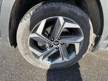 2022 Hyundai Tucson Hybrid - image 7