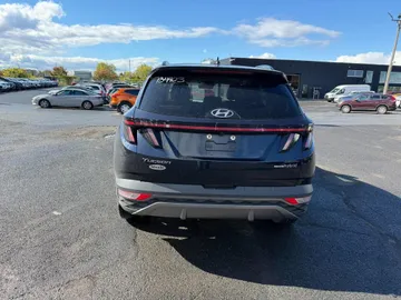 2022 Hyundai Tucson Hybrid - image 6