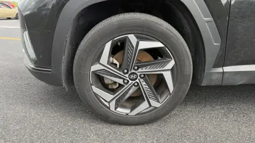 2023 Hyundai Tucson Hybrid - image 7