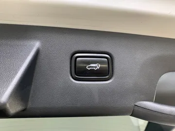 2022 Hyundai Tucson Hybrid - image 21