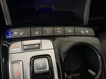 2022 Hyundai Tucson Hybrid - image 31