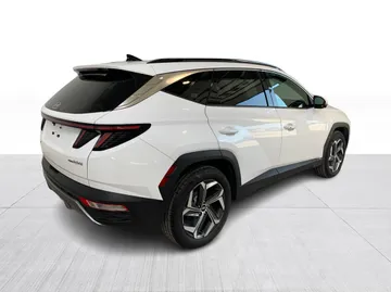 2022 Hyundai Tucson Hybrid - image 8