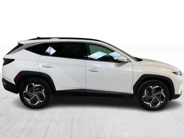 2022 Hyundai Tucson Hybrid - image 9