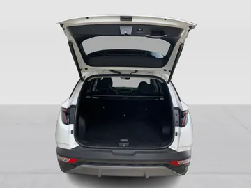 2022 Hyundai Tucson Hybrid - image 13