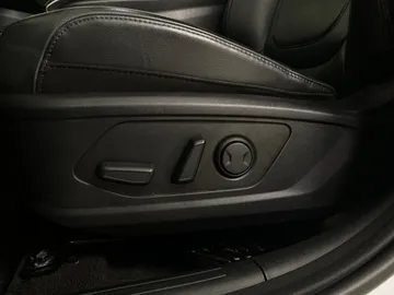 2022 Hyundai Tucson Hybrid - image 18