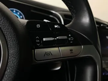 2022 Hyundai Tucson Hybrid - image 32