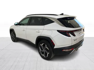2022 Hyundai Tucson Hybrid - image 6