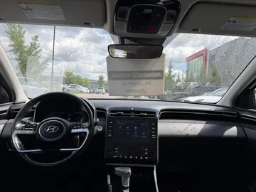 2022 Hyundai Tucson - image 7