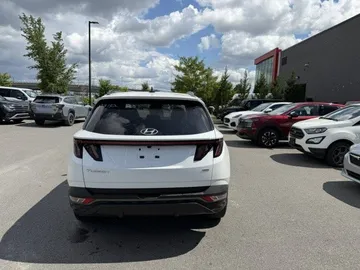 2022 Hyundai Tucson - image 6
