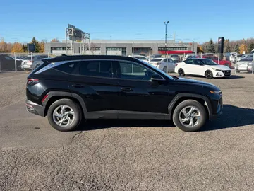 2023 Hyundai Tucson - image 2