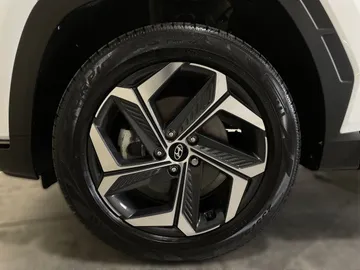 2024 Hyundai Tucson Hybrid - image 7