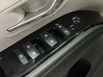 2024 Hyundai Tucson Hybrid - image 25