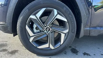 2024 Hyundai Tucson Hybrid - image 7