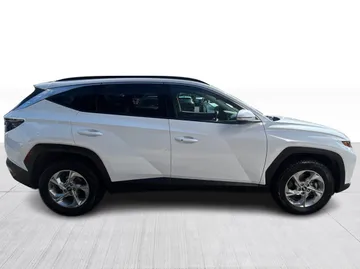 2024 Hyundai Tucson - image 2