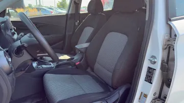 2020 Hyundai Kona - image 8
