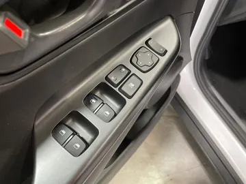 2022 Hyundai Kona - image 19