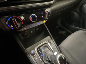 2022 Hyundai Kona - image 18