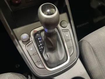 2022 Hyundai Kona - image 22