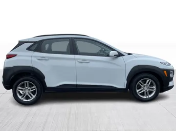 2020 Hyundai Kona - image 2