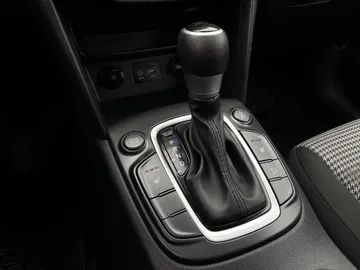 2020 Hyundai Kona - image 22