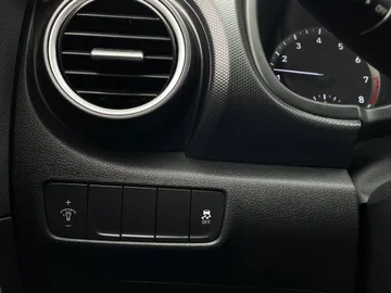 2020 Hyundai Kona - image 23