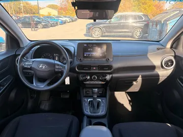 2022 Hyundai Kona - image 9