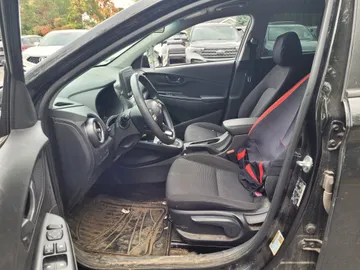 2022 Hyundai Kona - image 8