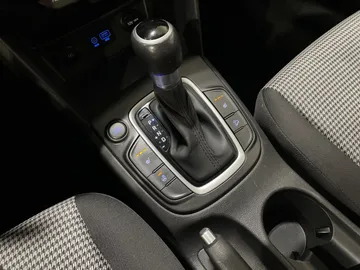 2019 Hyundai Kona - image 24