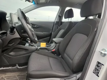 2023 Hyundai Kona - image 10