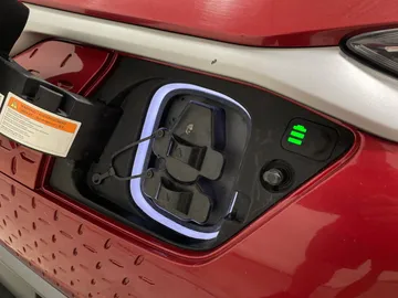 2020 Hyundai Kona Electric - image 29