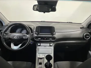 2020 Hyundai Kona Electric - image 4