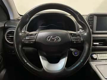 2020 Hyundai Kona Electric - image 24