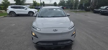 2022 Hyundai Kona Electric - image 2