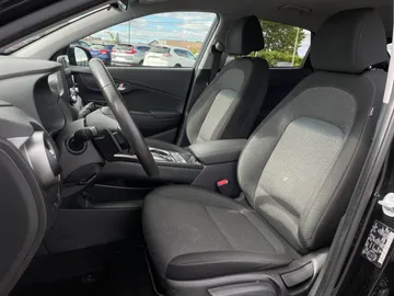 2023 Hyundai Kona Electric - image 3