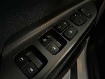 2021 Hyundai Kona Electric - image 24