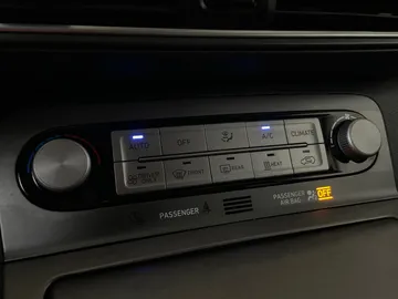 2021 Hyundai Kona Electric - image 22