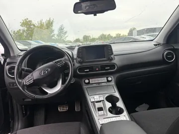 2019 Hyundai Kona Electric - image 8