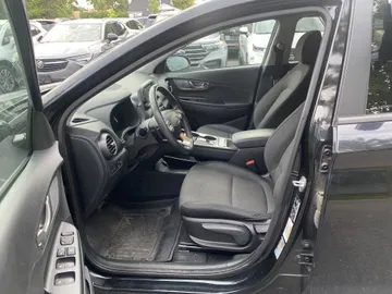 2021 Hyundai Kona Electric - image 8