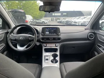 2021 Hyundai Kona Electric - image 9