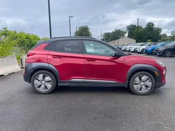 2021 Hyundai Kona Electric - image 6