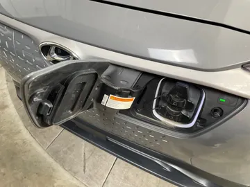 2021 Hyundai Kona Electric - image 20