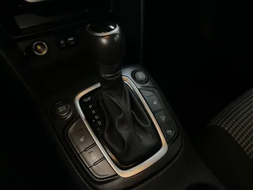 2018 Hyundai Kona - image 28