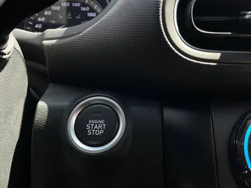 2022 Hyundai Kona - image 22